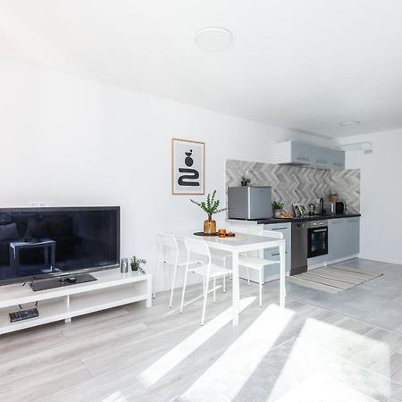 Superapart Jana Pawla II 18 Варшава Экстерьер фото